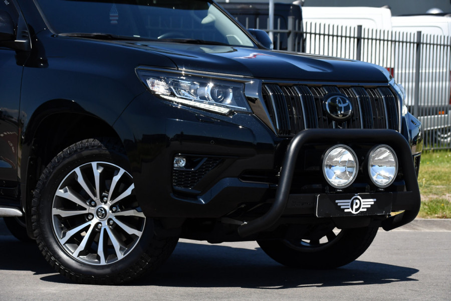 Toyota Land Cruiser 2.8 D-4D-F Professional High Black Edition Full Options, 360 camera, 5 deurs, LED, Leder, Automaat, Multimedia, Trekhaak 3500KG, uniek!