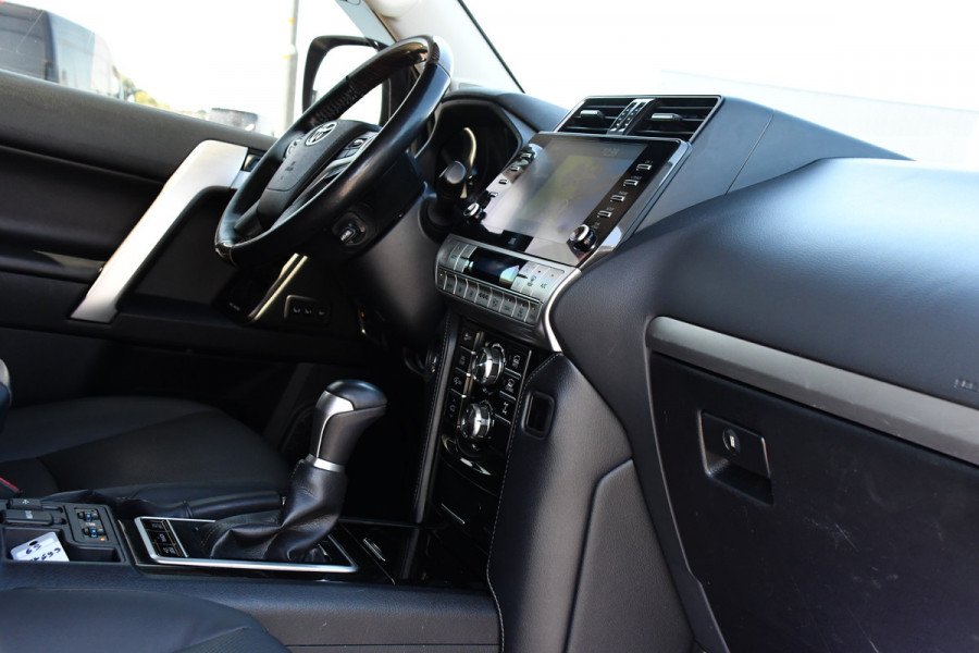 Toyota Land Cruiser 2.8 D-4D-F Professional High Black Edition Full Options, 360 camera, 5 deurs, LED, Leder, Automaat, Multimedia, Trekhaak 3500KG, uniek!