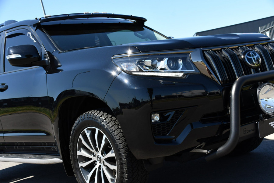 Toyota Land Cruiser 2.8 D-4D-F Professional High Black Edition Full Options, 360 camera, 5 deurs, LED, Leder, Automaat, Multimedia, Trekhaak 3500KG, uniek!