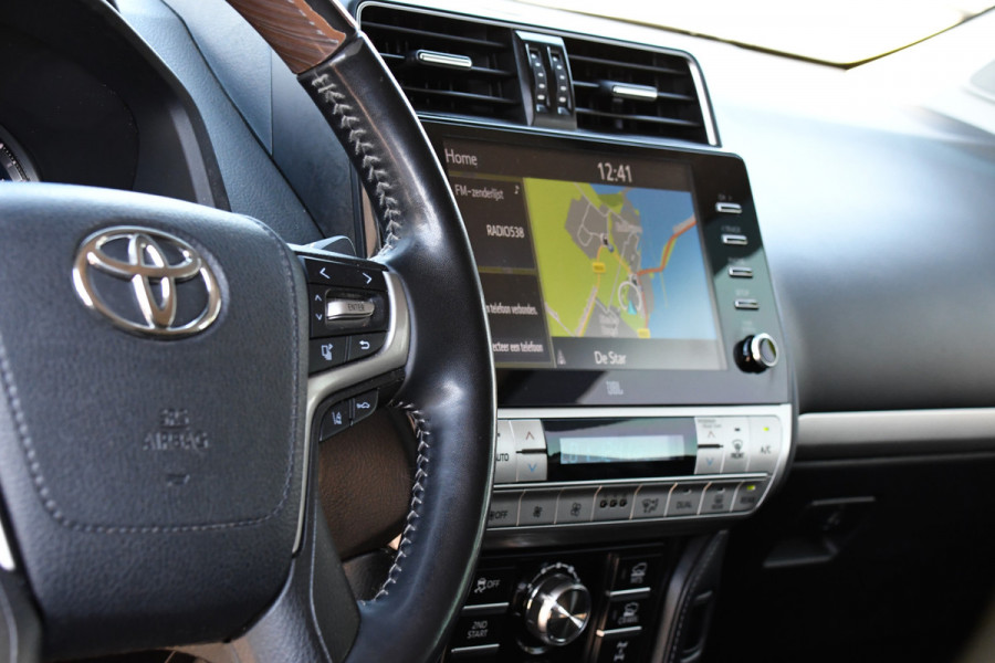 Toyota Land Cruiser 2.8 D-4D-F Professional High Black Edition Full Options, 360 camera, 5 deurs, LED, Leder, Automaat, Multimedia, Trekhaak 3500KG, uniek!