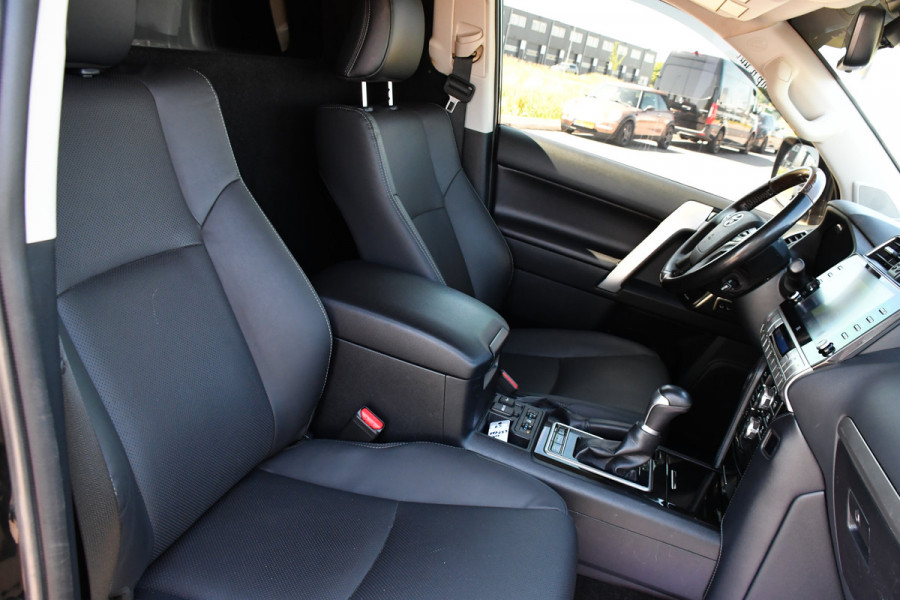 Toyota Land Cruiser 2.8 D-4D-F Professional High Black Edition Full Options, 360 camera, 5 deurs, LED, Leder, Automaat, Multimedia, Trekhaak 3500KG, uniek!