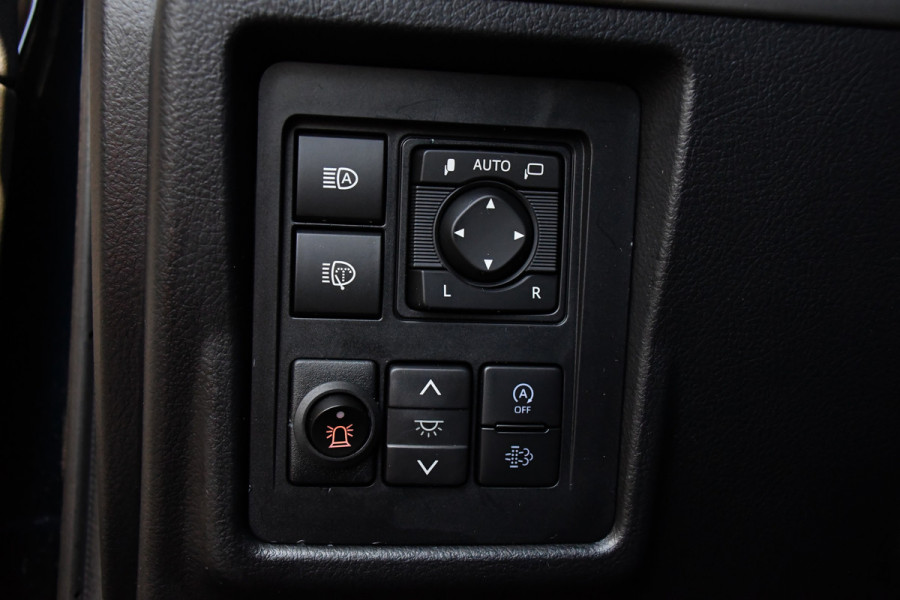 Toyota Land Cruiser 2.8 D-4D-F Professional High Black Edition Full Options, 360 camera, 5 deurs, LED, Leder, Automaat, Multimedia, Trekhaak 3500KG, uniek!