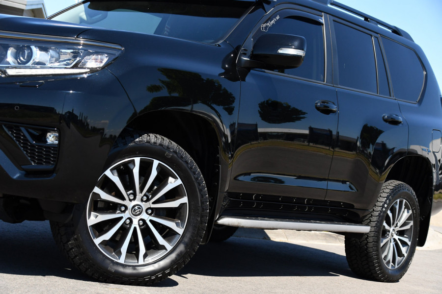 Toyota Land Cruiser 2.8 D-4D-F Professional High Black Edition Full Options, 360 camera, 5 deurs, LED, Leder, Automaat, Multimedia, Trekhaak 3500KG, uniek!