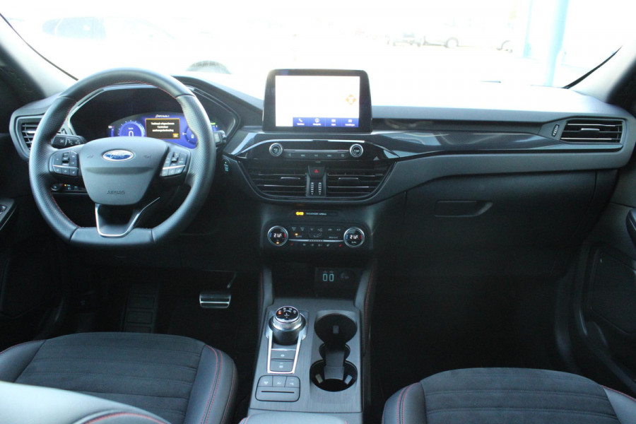 Ford Kuga 2.5 PHEV ST-Line X | Wegklapbare trekhaak | Winter Pack | 19 inch velgen + rode remklauwen | Bang&Olufsen | Elektrische achterklep