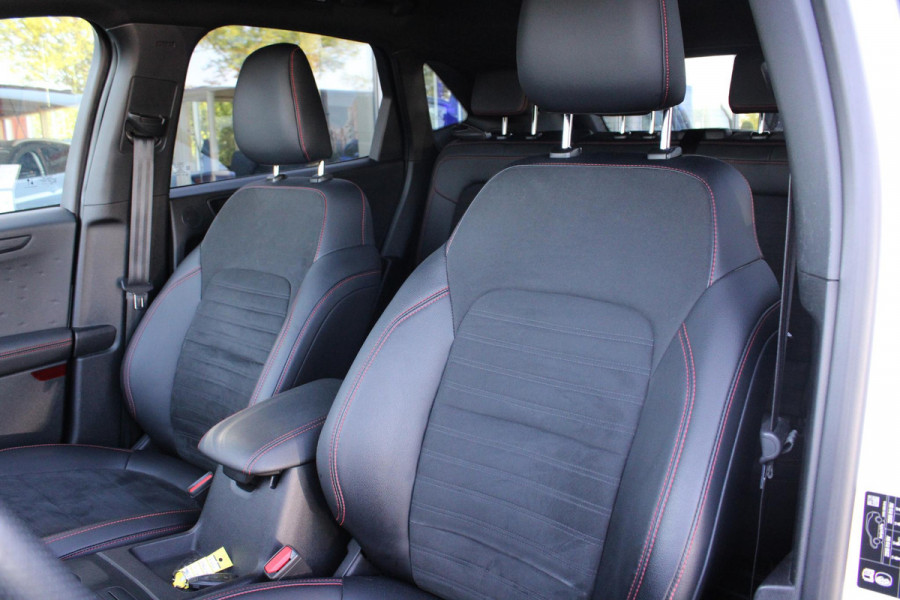 Ford Kuga 2.5 PHEV ST-Line X | Wegklapbare trekhaak | Winter Pack | 19 inch velgen + rode remklauwen | Bang&Olufsen | Elektrische achterklep