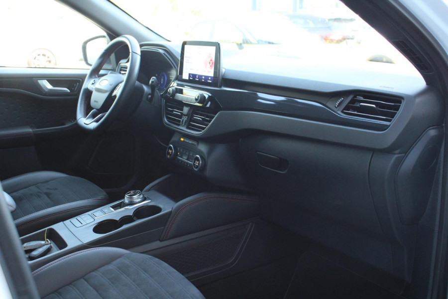 Ford Kuga 2.5 PHEV ST-Line X | Wegklapbare trekhaak | Winter Pack | 19 inch velgen + rode remklauwen | Bang&Olufsen | Elektrische achterklep