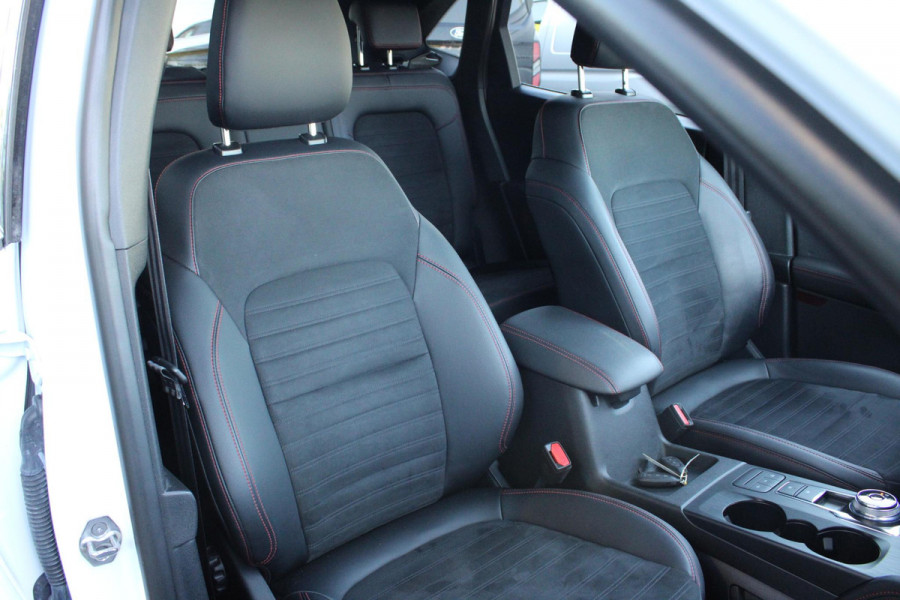 Ford Kuga 2.5 PHEV ST-Line X | Wegklapbare trekhaak | Winter Pack | 19 inch velgen + rode remklauwen | Bang&Olufsen | Elektrische achterklep