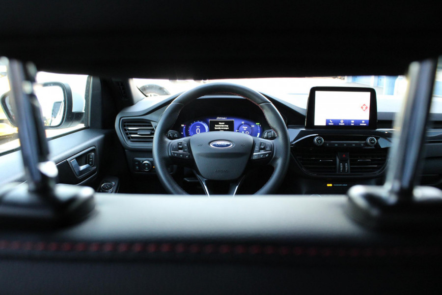 Ford Kuga 2.5 PHEV ST-Line X | Wegklapbare trekhaak | Winter Pack | 19 inch velgen + rode remklauwen | Bang&Olufsen | Elektrische achterklep