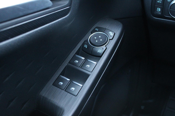 Ford Kuga 2.5 PHEV ST-Line X | Wegklapbare trekhaak | Winter Pack | 19 inch velgen + rode remklauwen | Bang&Olufsen | Elektrische achterklep