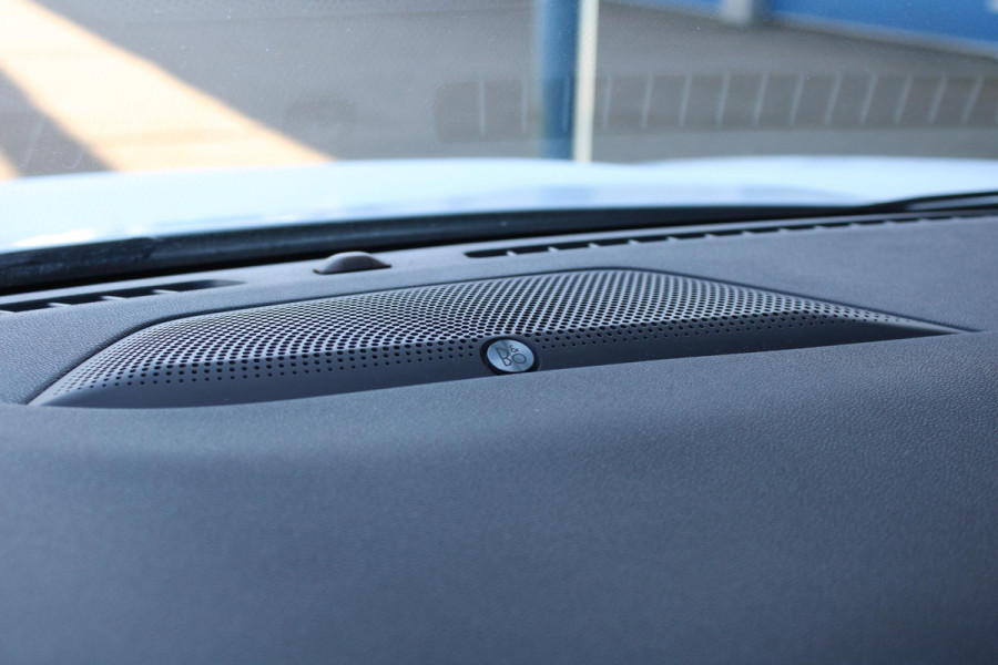 Ford Kuga 2.5 PHEV ST-Line X | Wegklapbare trekhaak | Winter Pack | 19 inch velgen + rode remklauwen | Bang&Olufsen | Elektrische achterklep