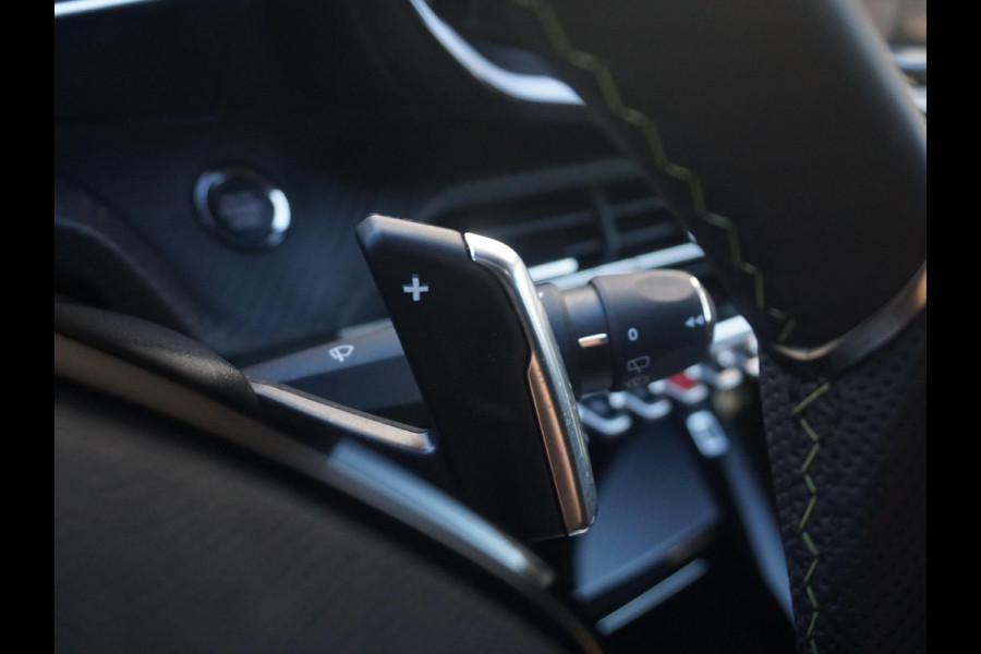 Peugeot 2008 1.2 Hybrid 136 GT