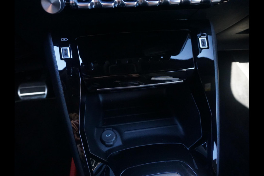 Peugeot 2008 1.2 Hybrid 136 GT