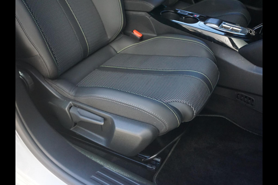Peugeot 2008 1.2 Hybrid 136 GT