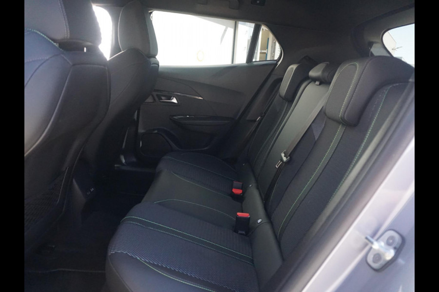Peugeot 2008 1.2 Hybrid 136 GT