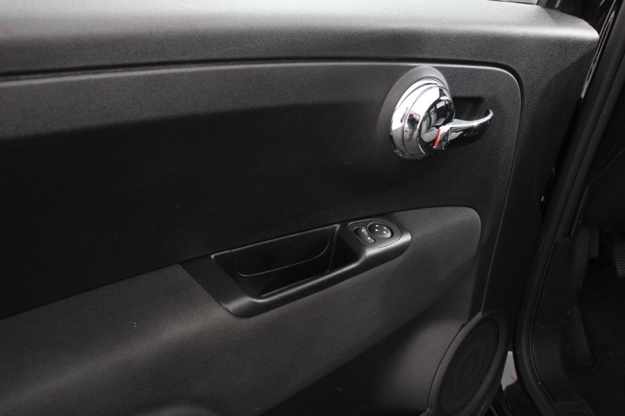 Fiat 500C 1.0 Hybrid Lounge Plus | Rood dak | Navigatie | d.m.v. Apple Carplay/Android Auto | Parkeersensor achter | Cruise Control