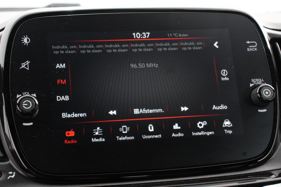 Fiat 500C 1.0 Hybrid Lounge Plus | Rood dak | Navigatie | d.m.v. Apple Carplay/Android Auto | Parkeersensor achter | Cruise Control