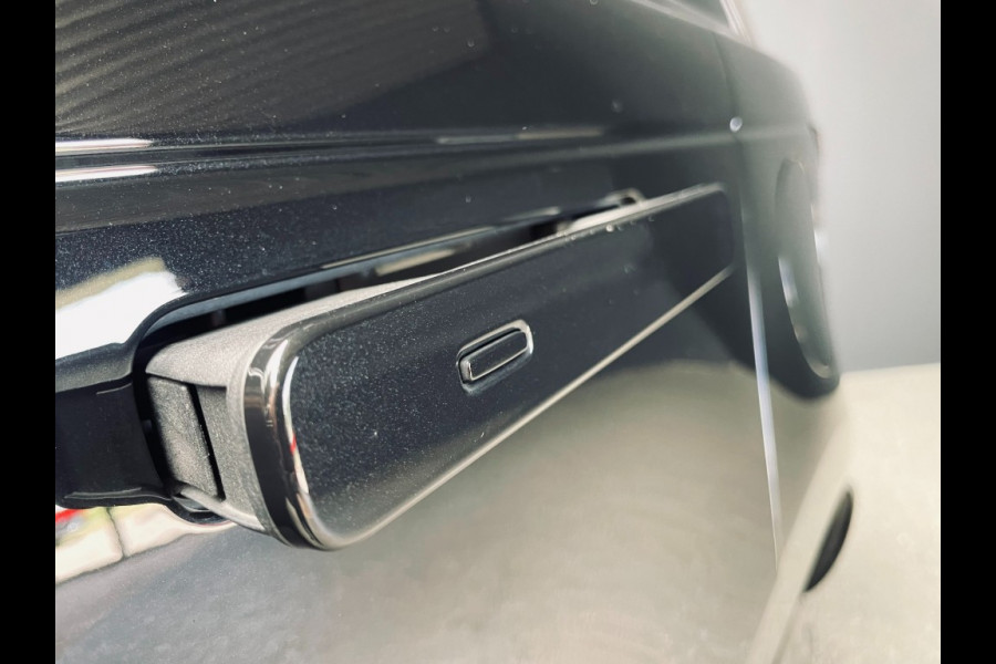 Land Rover Range Rover Velar P400e Panorama/black pack/head-up/memory stoelen/vol leer