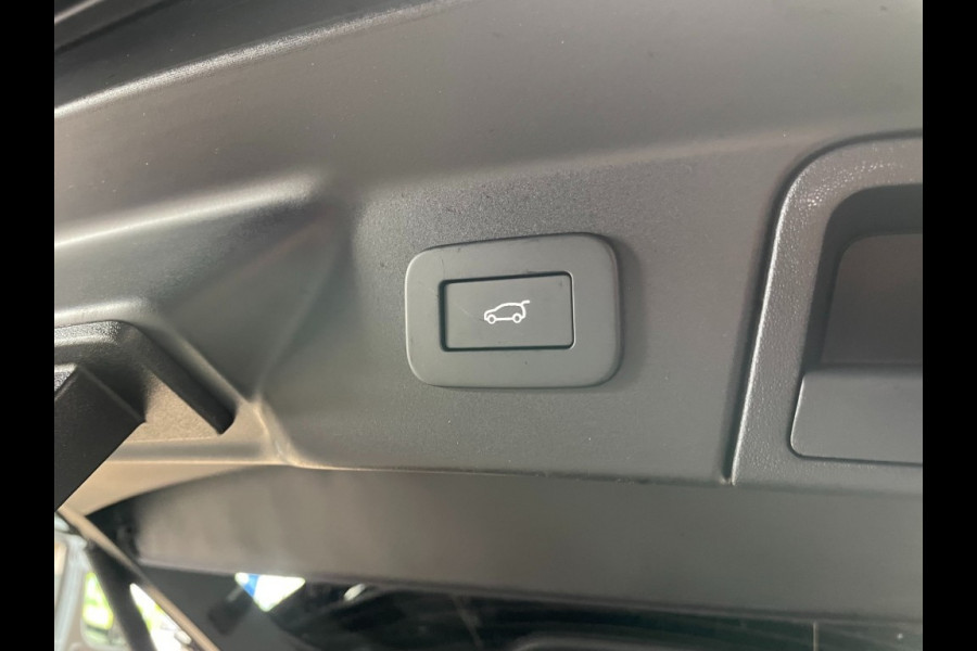 Land Rover Range Rover Velar P400e Panorama/black pack/head-up/memory stoelen/vol leer