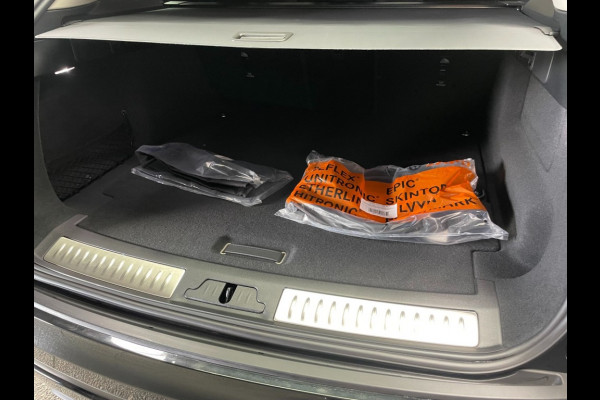 Land Rover Range Rover Velar P400e Panorama/black pack/head-up/memory stoelen/vol leer