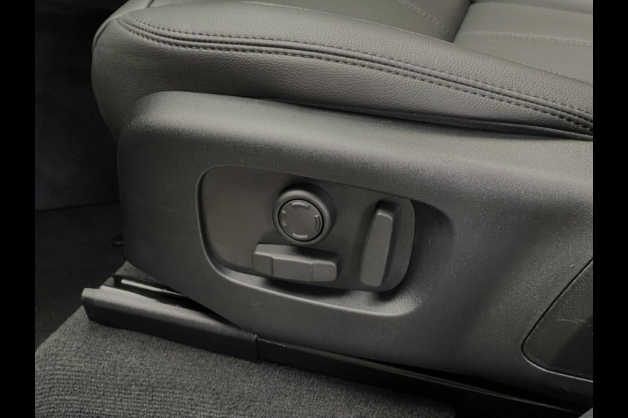 Land Rover Range Rover Velar P400e Panorama/black pack/head-up/memory stoelen/vol leer