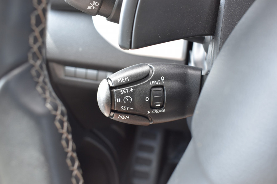 Peugeot Expert 2.0 BlueHDI 180 S&S L3 / Keyless / Automaat / Cruise Control / 17'' LM / Schuifdeur rechts