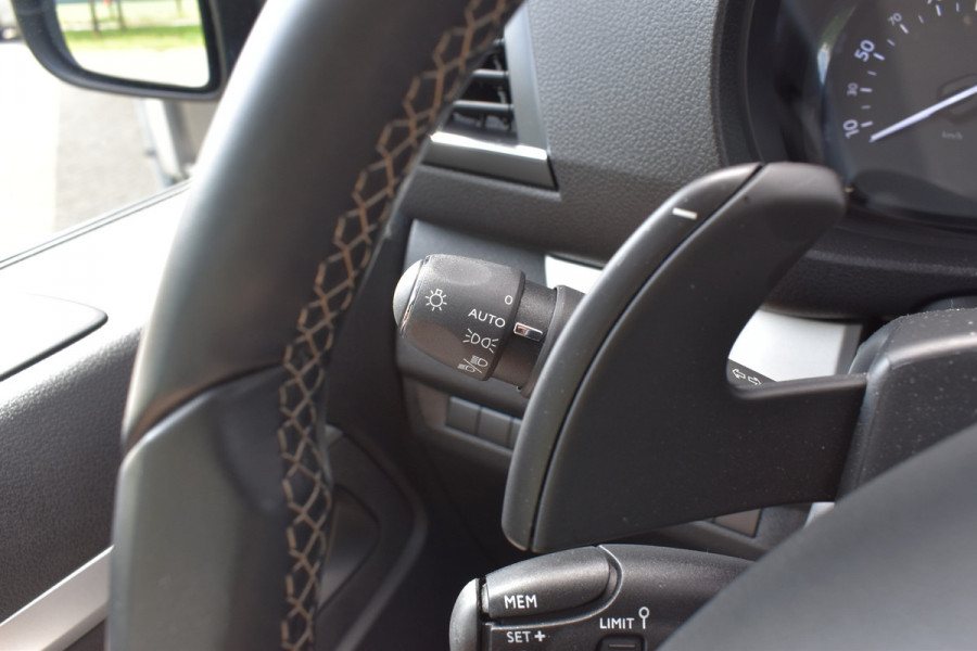 Peugeot Expert 2.0 BlueHDI 180 S&S L3 / Keyless / Automaat / Cruise Control / 17'' LM / Schuifdeur rechts