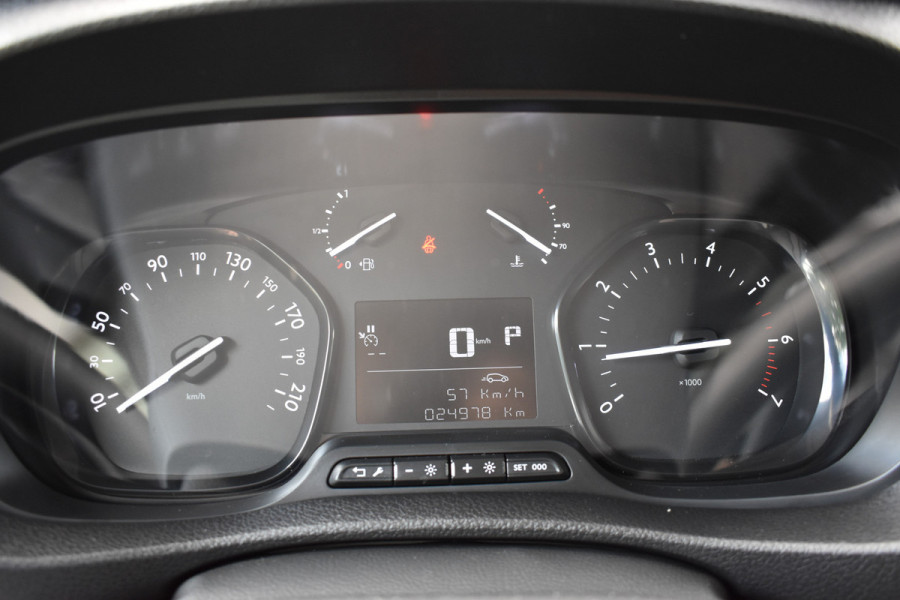 Peugeot Expert 2.0 BlueHDI 180 S&S L3 / Keyless / Automaat / Cruise Control / 17'' LM / Schuifdeur rechts