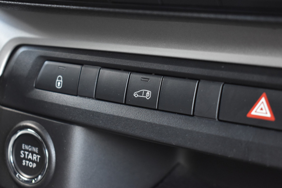 Peugeot Expert 2.0 BlueHDI 180 S&S L3 / Keyless / Automaat / Cruise Control / 17'' LM / Schuifdeur rechts