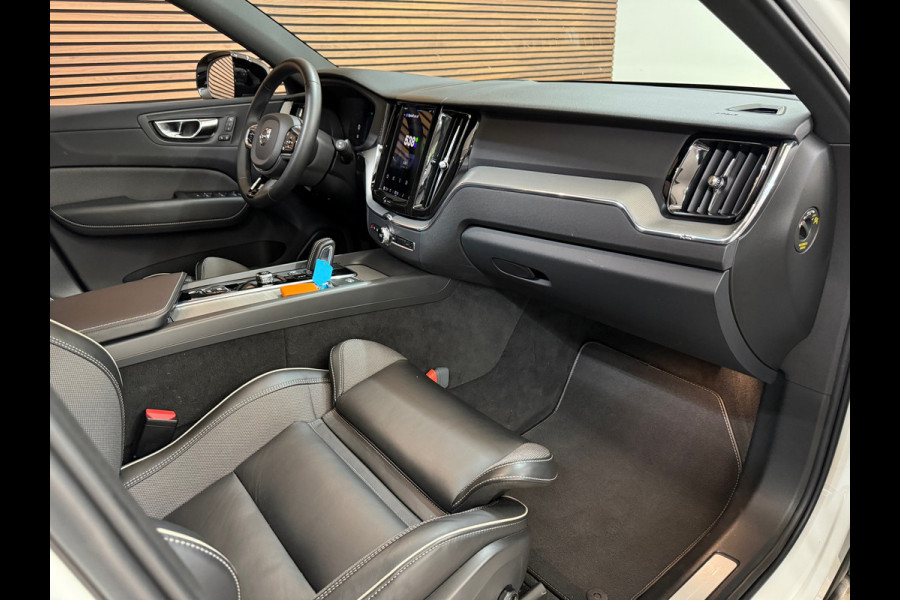 Volvo XC60 2.0 T6 Plug-in hybrid AWD R-Design | Facelift | Black Pack |Pano | Leder