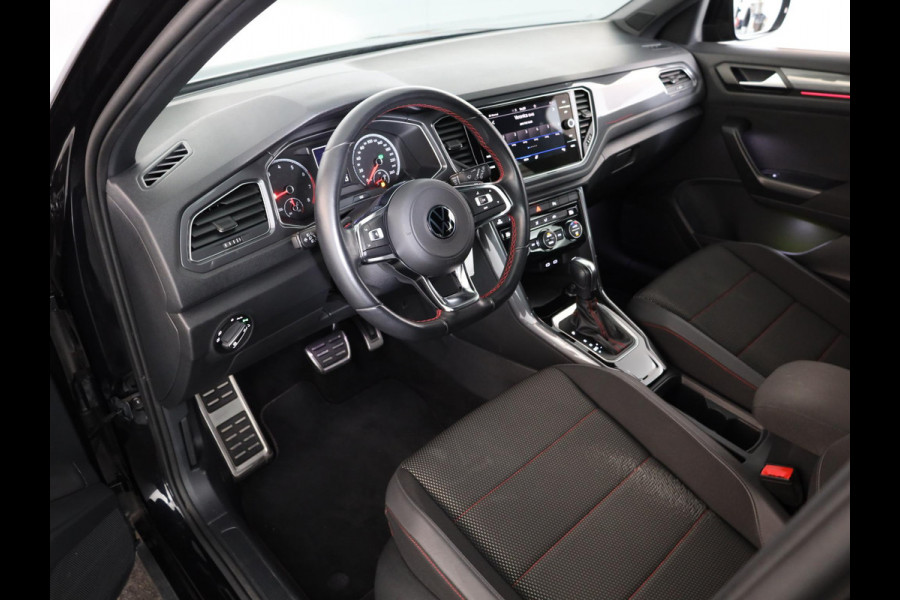 Volkswagen T-Roc 1.5 TSI Sport 150 pk Automaat (DSG) | Autom. airco | Parkeersensoren | Lichtmetalen velgen 18" | Extra getint glas |