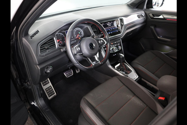 Volkswagen T-Roc 1.5 TSI Sport 150 pk Automaat (DSG) | Autom. airco | Parkeersensoren | Lichtmetalen velgen 18" | Extra getint glas |