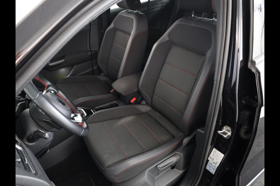Volkswagen T-Roc 1.5 TSI Sport 150 pk Automaat (DSG) | Autom. airco | Parkeersensoren | Lichtmetalen velgen 18" | Extra getint glas |