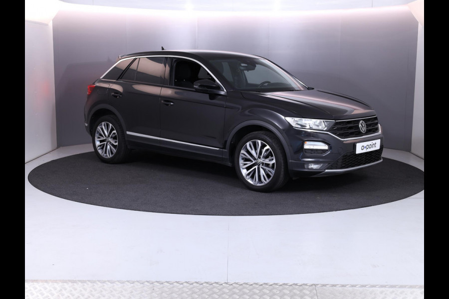 Volkswagen T-Roc 1.5 TSI Sport 150 pk Automaat (DSG) | Autom. airco | Parkeersensoren | Lichtmetalen velgen 18" | Extra getint glas |