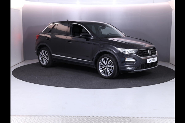 Volkswagen T-Roc 1.5 TSI Sport 150 pk Automaat (DSG) | Autom. airco | Parkeersensoren | Lichtmetalen velgen 18" | Extra getint glas |
