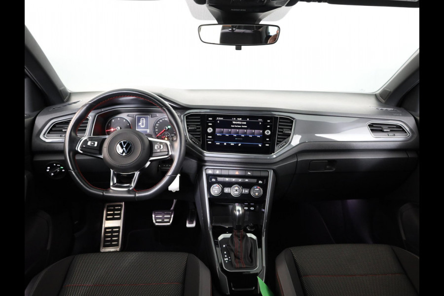 Volkswagen T-Roc 1.5 TSI Sport 150 pk Automaat (DSG) | Autom. airco | Parkeersensoren | Lichtmetalen velgen 18" | Extra getint glas |