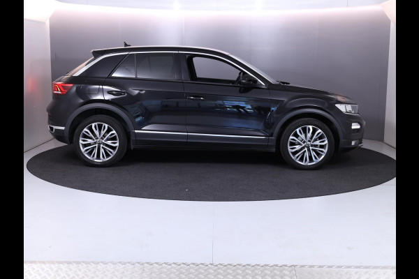 Volkswagen T-Roc 1.5 TSI Sport 150 pk Automaat (DSG) | Autom. airco | Parkeersensoren | Lichtmetalen velgen 18" | Extra getint glas |