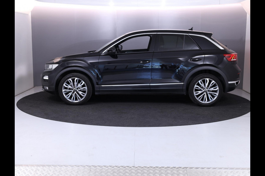 Volkswagen T-Roc 1.5 TSI Sport 150 pk Automaat (DSG) | Autom. airco | Parkeersensoren | Lichtmetalen velgen 18" | Extra getint glas |