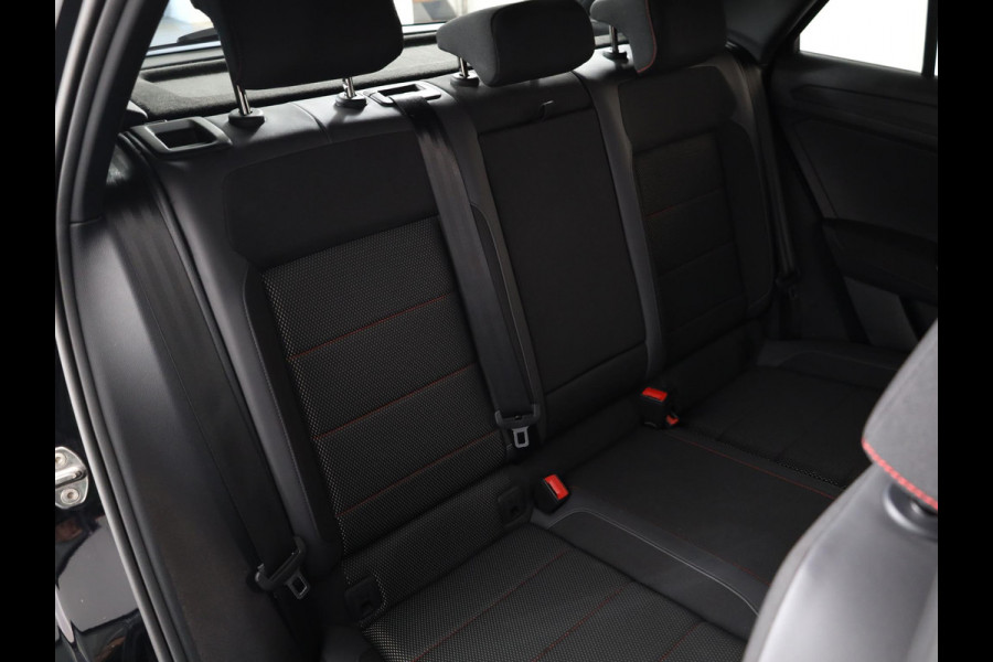 Volkswagen T-Roc 1.5 TSI Sport 150 pk Automaat (DSG) | Autom. airco | Parkeersensoren | Lichtmetalen velgen 18" | Extra getint glas |