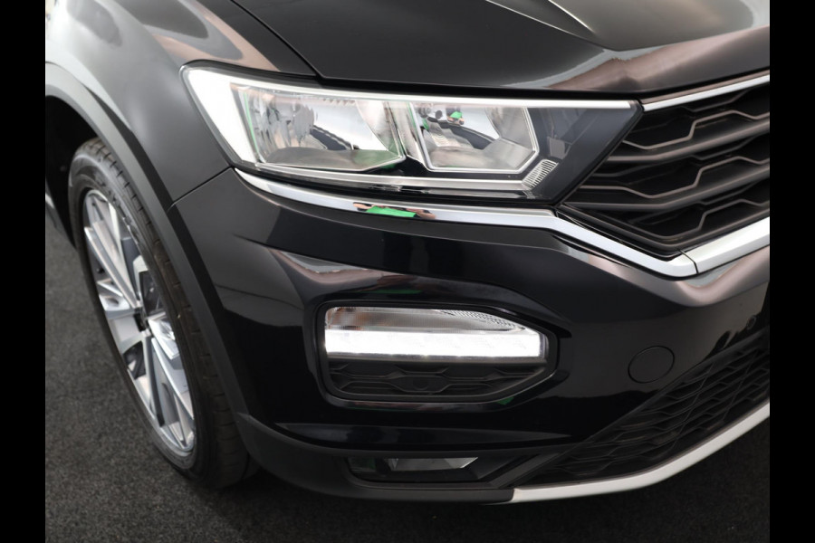 Volkswagen T-Roc 1.5 TSI Sport 150 pk Automaat (DSG) | Autom. airco | Parkeersensoren | Lichtmetalen velgen 18" | Extra getint glas |