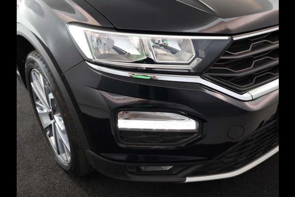 Volkswagen T-Roc 1.5 TSI Sport 150 pk Automaat (DSG) | Autom. airco | Parkeersensoren | Lichtmetalen velgen 18" | Extra getint glas |