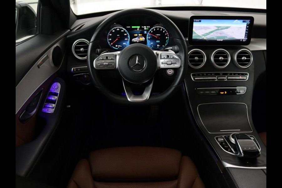 Mercedes-Benz C-Klasse 300e AMG | Panoramadak | Leder | Adaptive cruise | Stoelverwarming | Matrix LED | 360 camera | Carplay | Navigatie | Park Assist