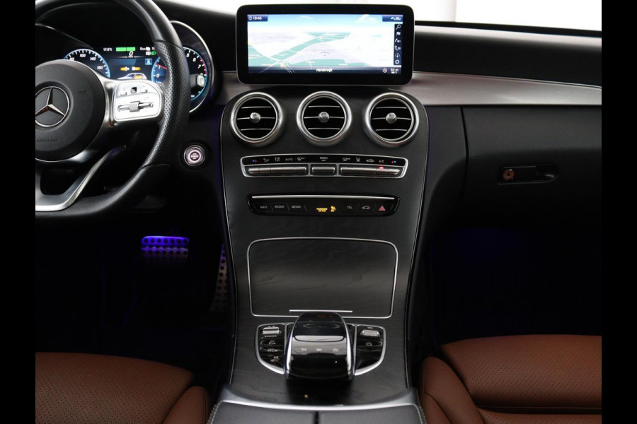 Mercedes-Benz C-Klasse 300e AMG | Panoramadak | Leder | Adaptive cruise | Stoelverwarming | Matrix LED | 360 camera | Carplay | Navigatie | Park Assist