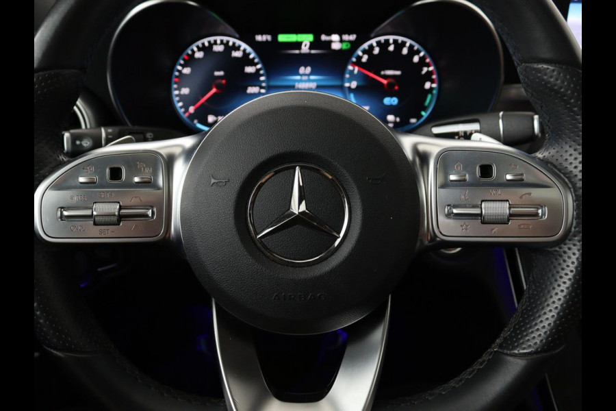 Mercedes-Benz C-Klasse 300e AMG | Panoramadak | Leder | Adaptive cruise | Stoelverwarming | Matrix LED | 360 camera | Carplay | Navigatie | Park Assist