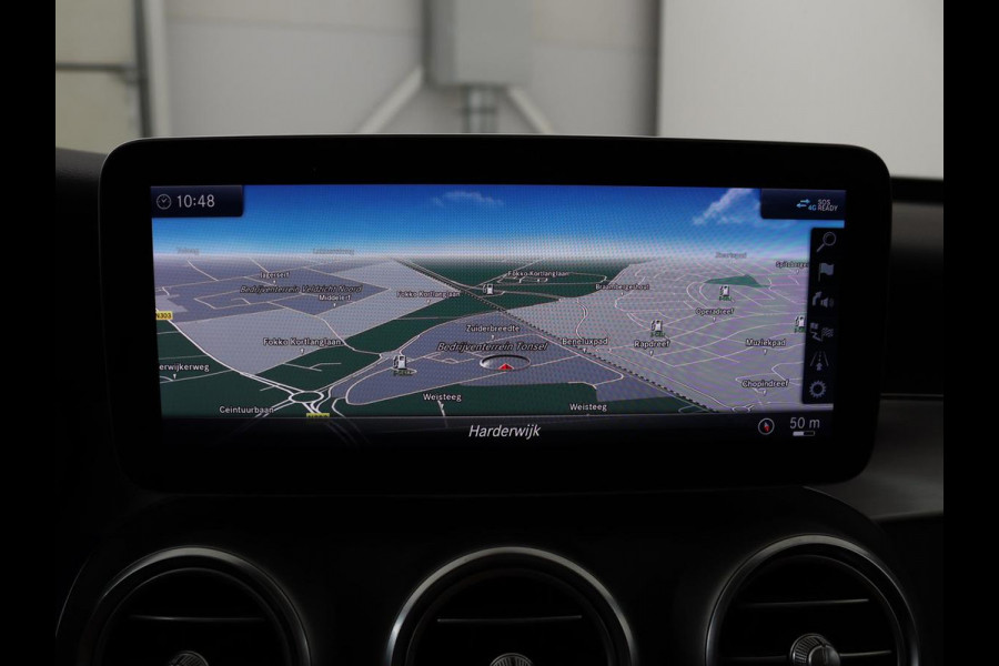 Mercedes-Benz C-Klasse 300e AMG | Panoramadak | Leder | Adaptive cruise | Stoelverwarming | Matrix LED | 360 camera | Carplay | Navigatie | Park Assist