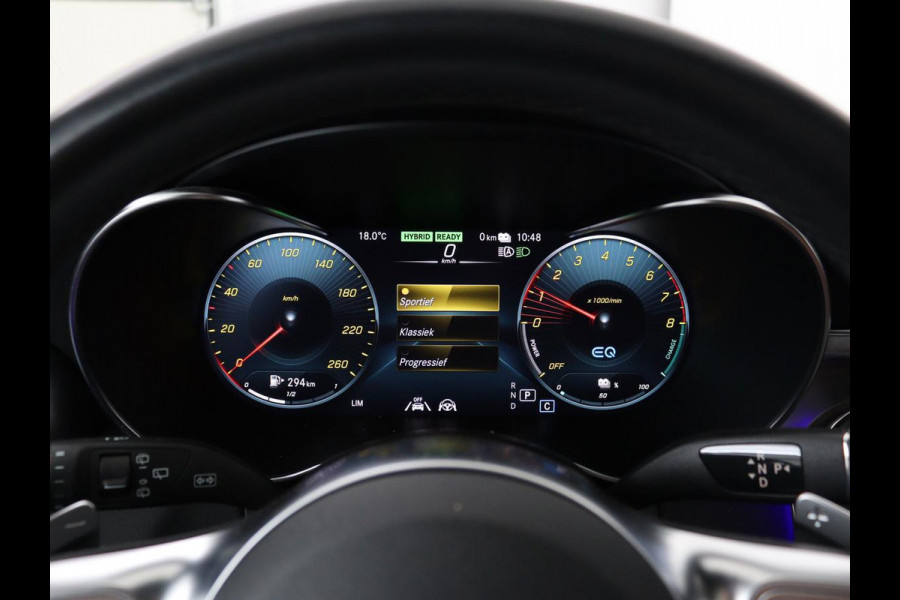 Mercedes-Benz C-Klasse 300e AMG | Panoramadak | Leder | Adaptive cruise | Stoelverwarming | Matrix LED | 360 camera | Carplay | Navigatie | Park Assist