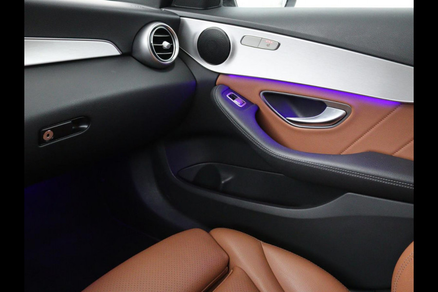 Mercedes-Benz C-Klasse 300e AMG | Panoramadak | Leder | Adaptive cruise | Stoelverwarming | Matrix LED | 360 camera | Carplay | Navigatie | Park Assist