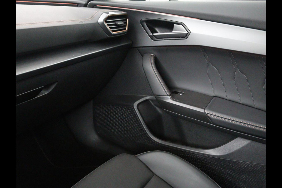 CUPRA Formentor 1.4 e-Hybrid | Stoel & stuurverwarming | Adaptive cruise | Carplay | Navigatie | Full LED | Sfeerverlichting | Keyless | Sportstoelen