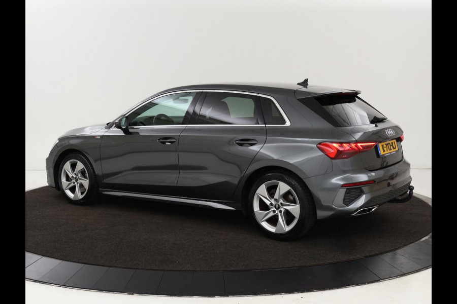 Audi A3 30 TFSI S edition | Carplay | Trekhaak | Sportstoelen | Navigatie | Virtual Cockpit | Half leder | Full LED | Climate control | Cruise control | Getint glas