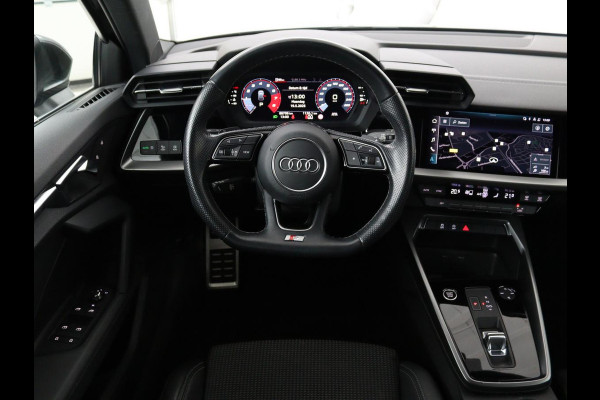 Audi A3 30 TFSI S edition | Carplay | Trekhaak | Sportstoelen | Navigatie | Virtual Cockpit | Half leder | Full LED | Climate control | Cruise control | Getint glas