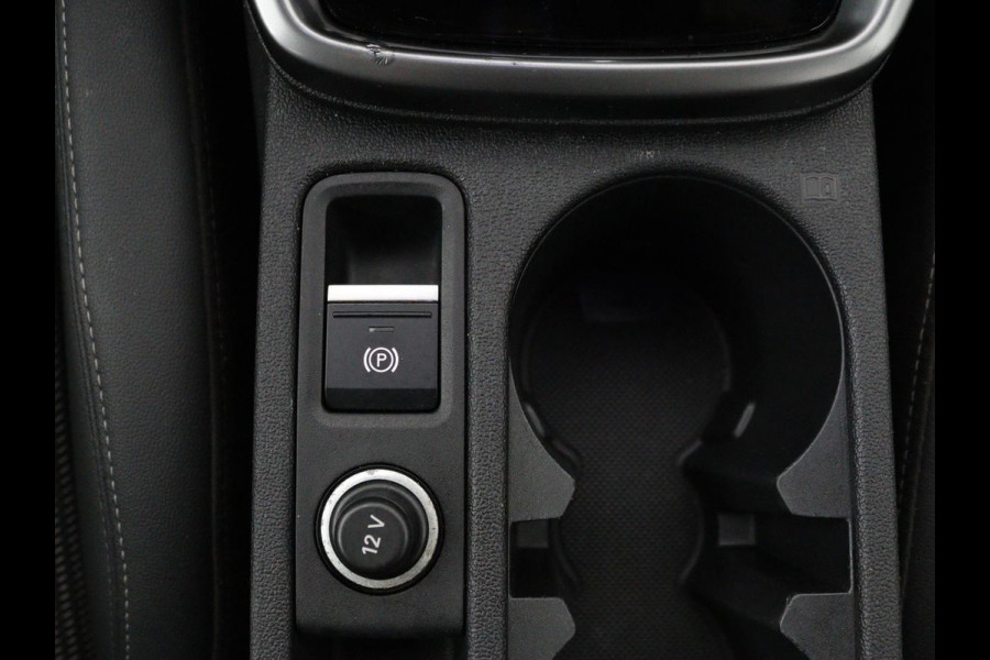 Audi A3 30 TFSI S edition | Carplay | Trekhaak | Sportstoelen | Navigatie | Virtual Cockpit | Half leder | Full LED | Climate control | Cruise control | Getint glas